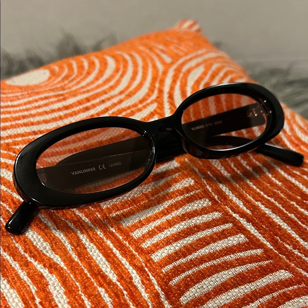 VANLINKER Retro Black Oval Sunglasses VL9580